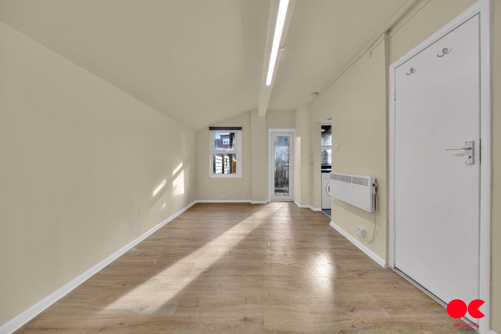 Studio flat to rent in Lea Bridge Road, Leyton  - Property Image 10