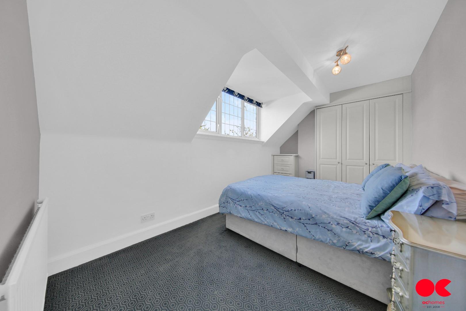 4 bed semi-detached bungalow for sale in Trenance Gardens, Seven Kings, Ilford  - Property Image 15