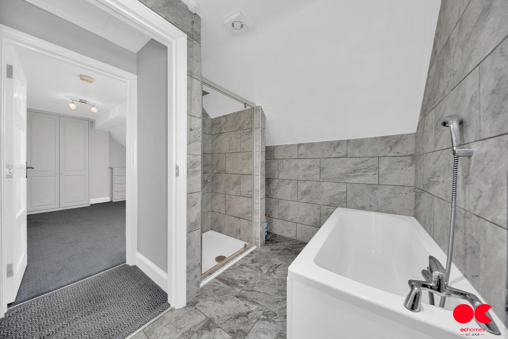 4 bed semi-detached bungalow for sale in Trenance Gardens, Seven Kings, Ilford  - Property Image 18