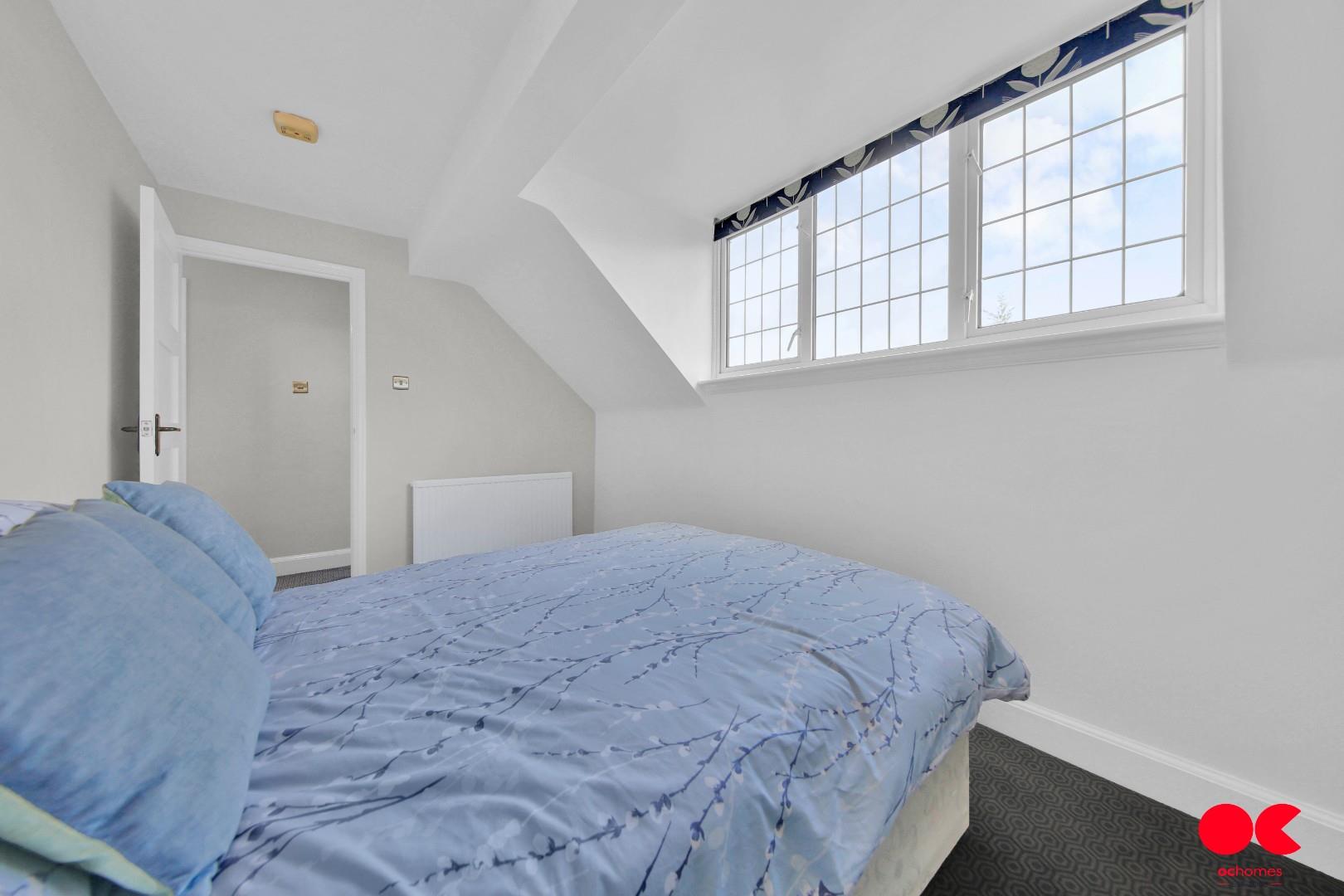 4 bed semi-detached bungalow for sale in Trenance Gardens, Seven Kings, Ilford  - Property Image 16