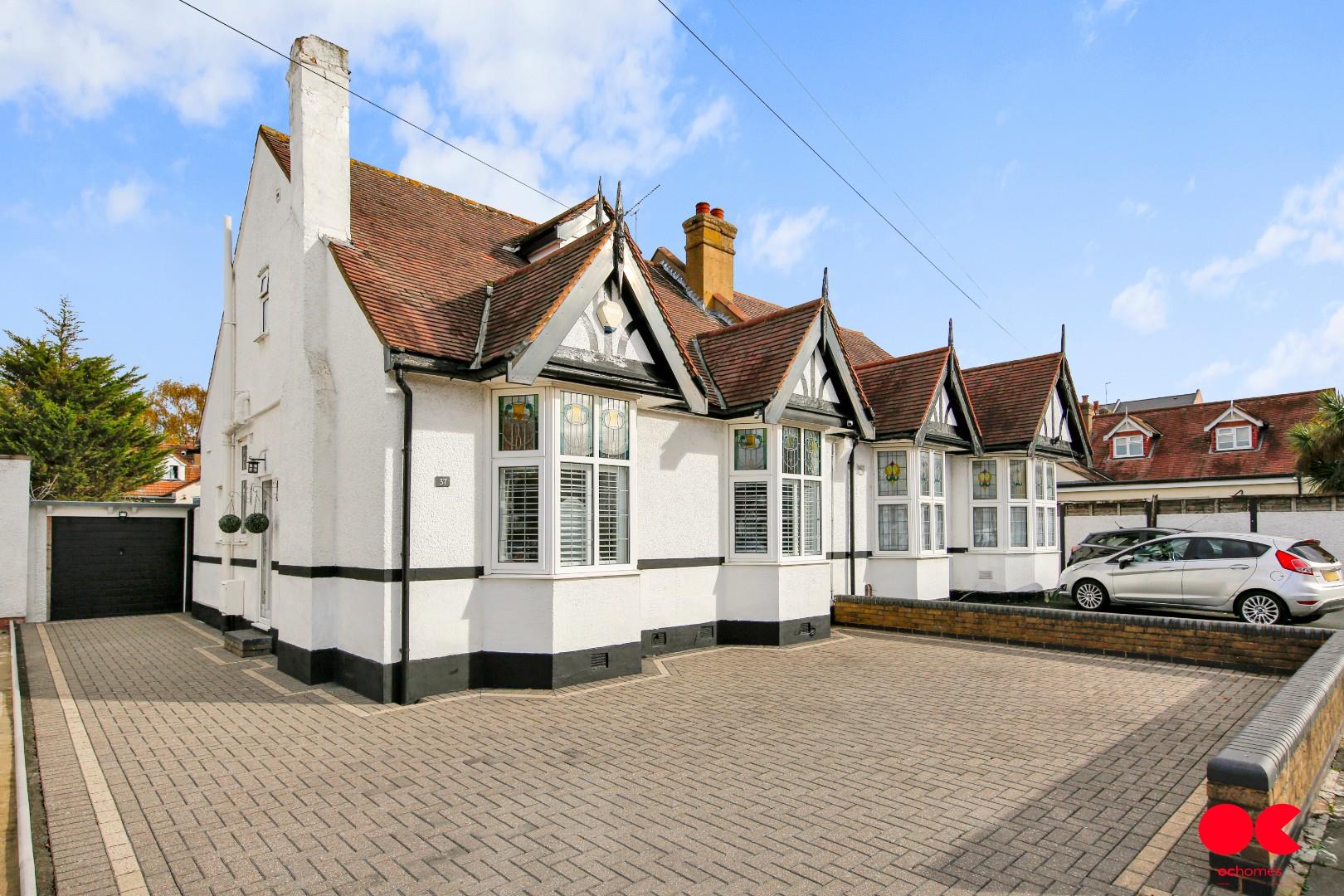 4 bed semi-detached bungalow for sale in Trenance Gardens, Seven Kings, Ilford  - Property Image 32