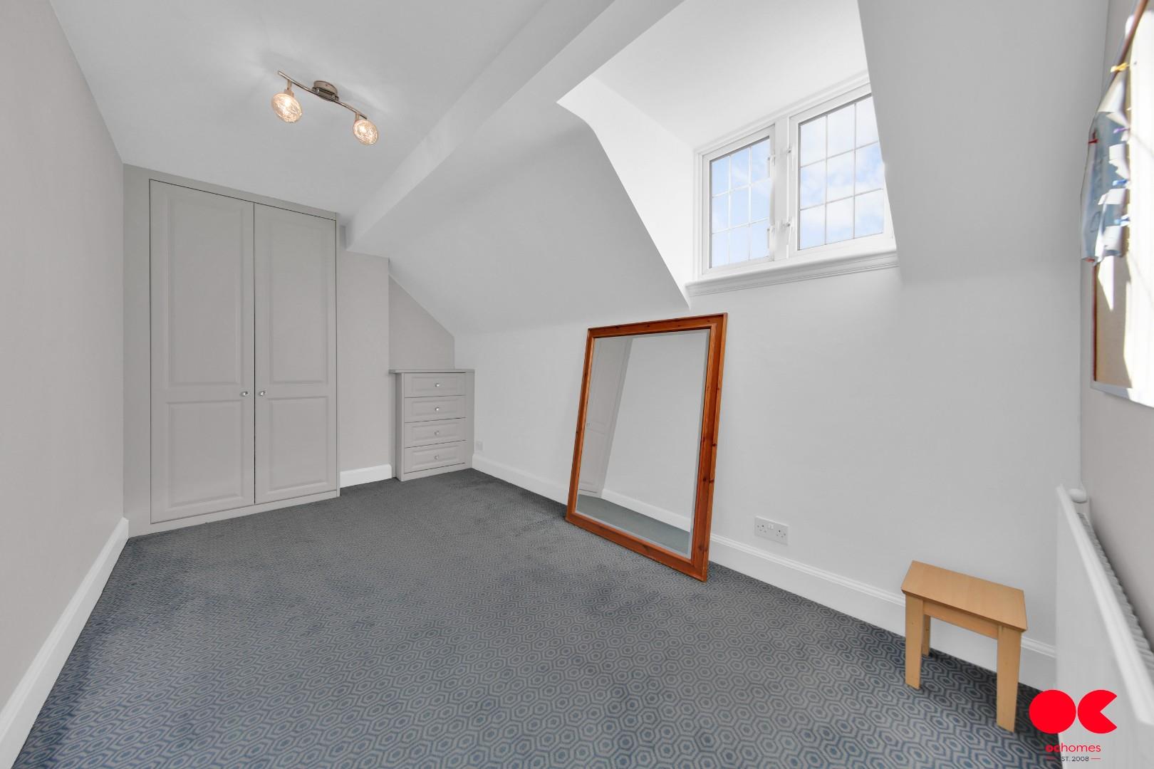 4 bed semi-detached bungalow for sale in Trenance Gardens, Seven Kings, Ilford  - Property Image 11