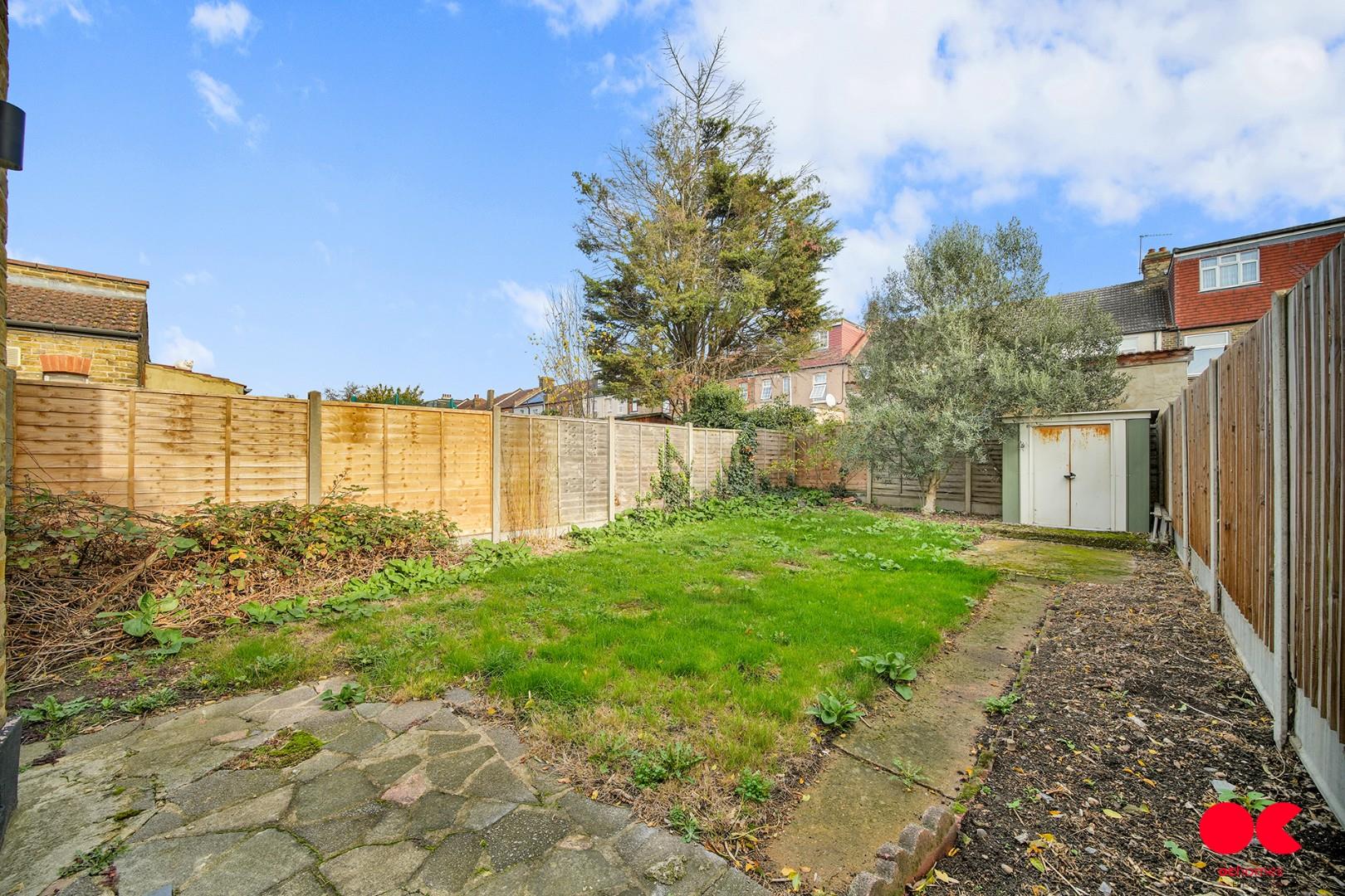 3 bed terraced house for sale in Charlbury Gardens, Goodmayes  - Property Image 10