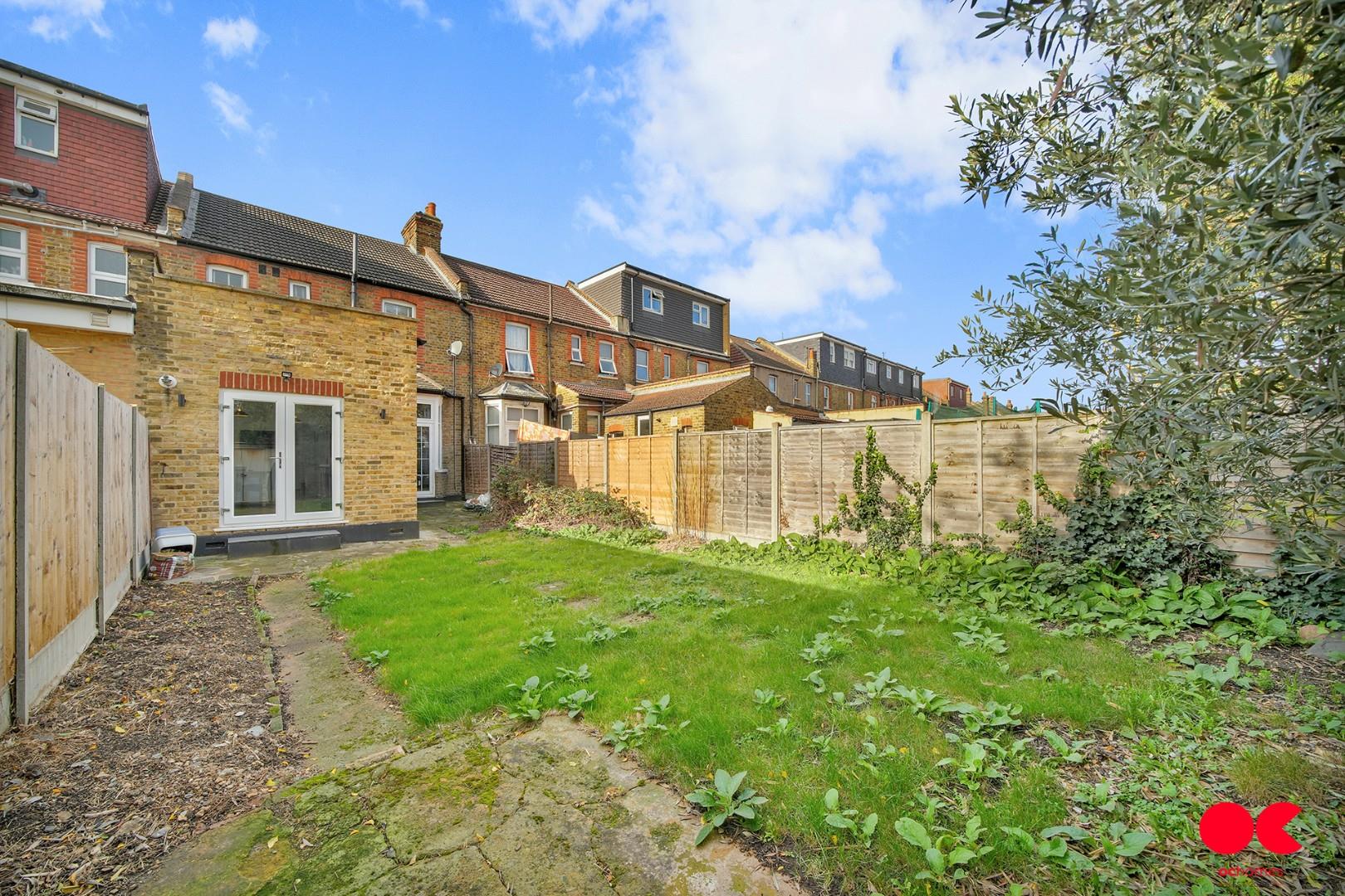 3 bed terraced house for sale in Charlbury Gardens, Goodmayes  - Property Image 29