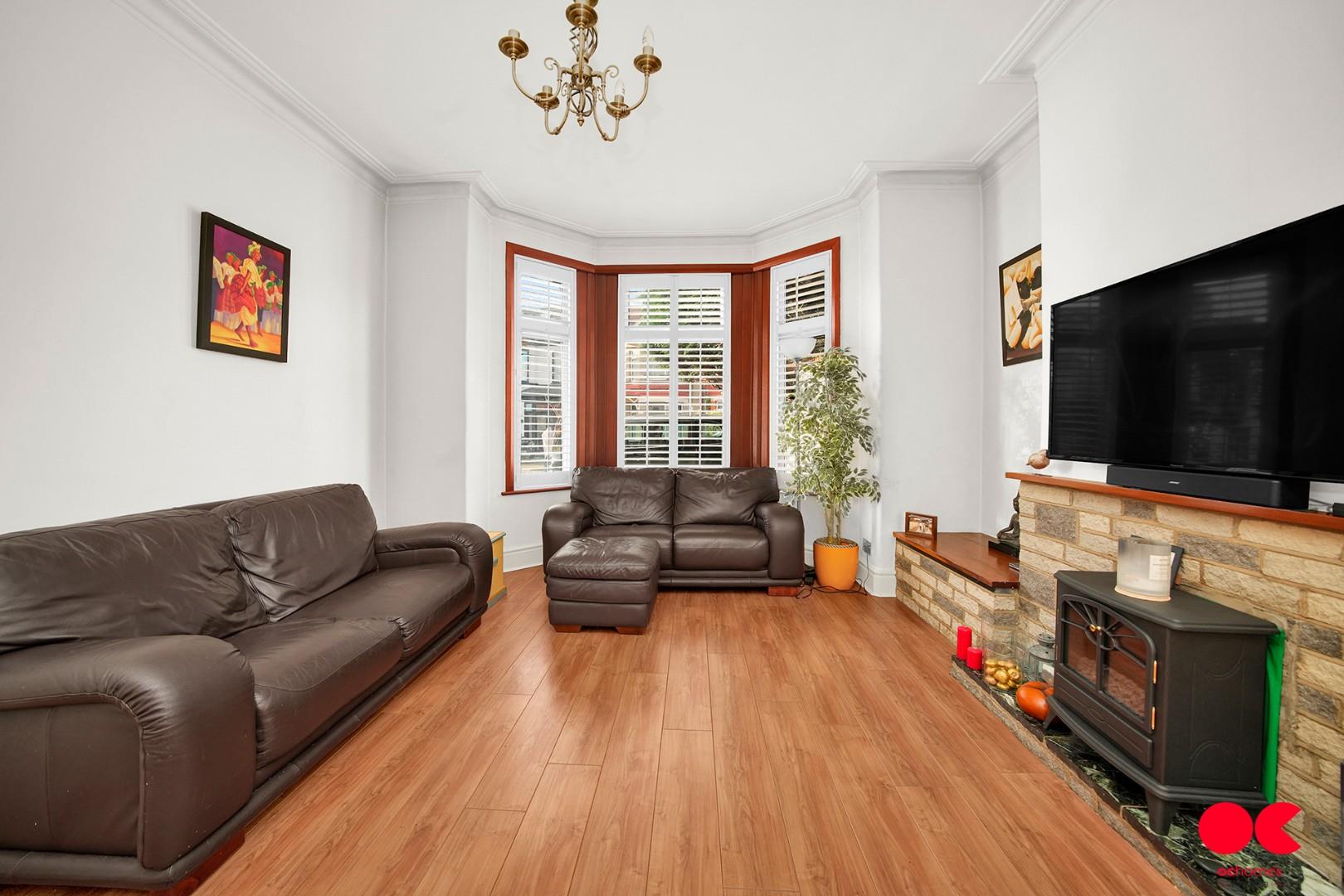 3 bed terraced house for sale in Charlbury Gardens, Goodmayes  - Property Image 12