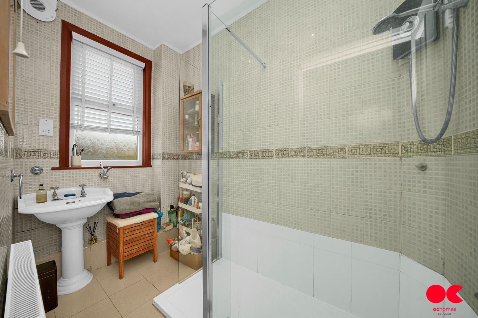 3 bed terraced house for sale in Charlbury Gardens, Goodmayes  - Property Image 5