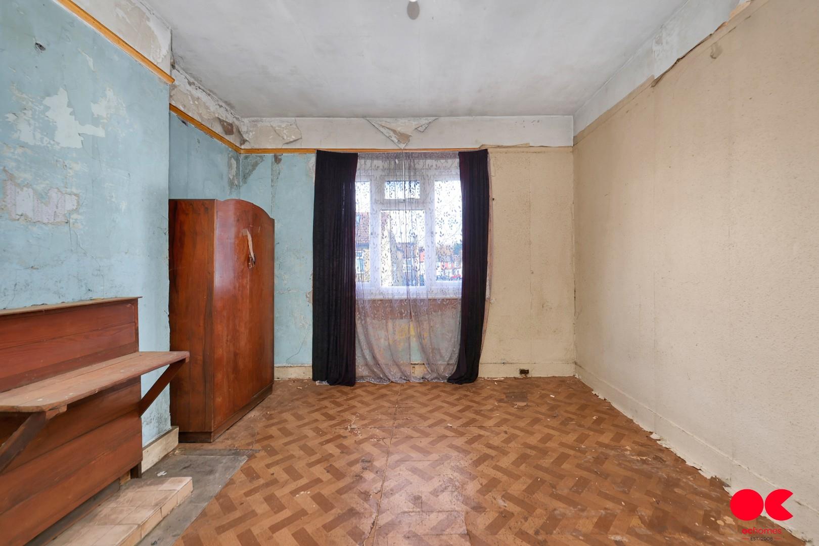 3 bed end of terrace house for sale in Wall End Road, East Ham  - Property Image 15