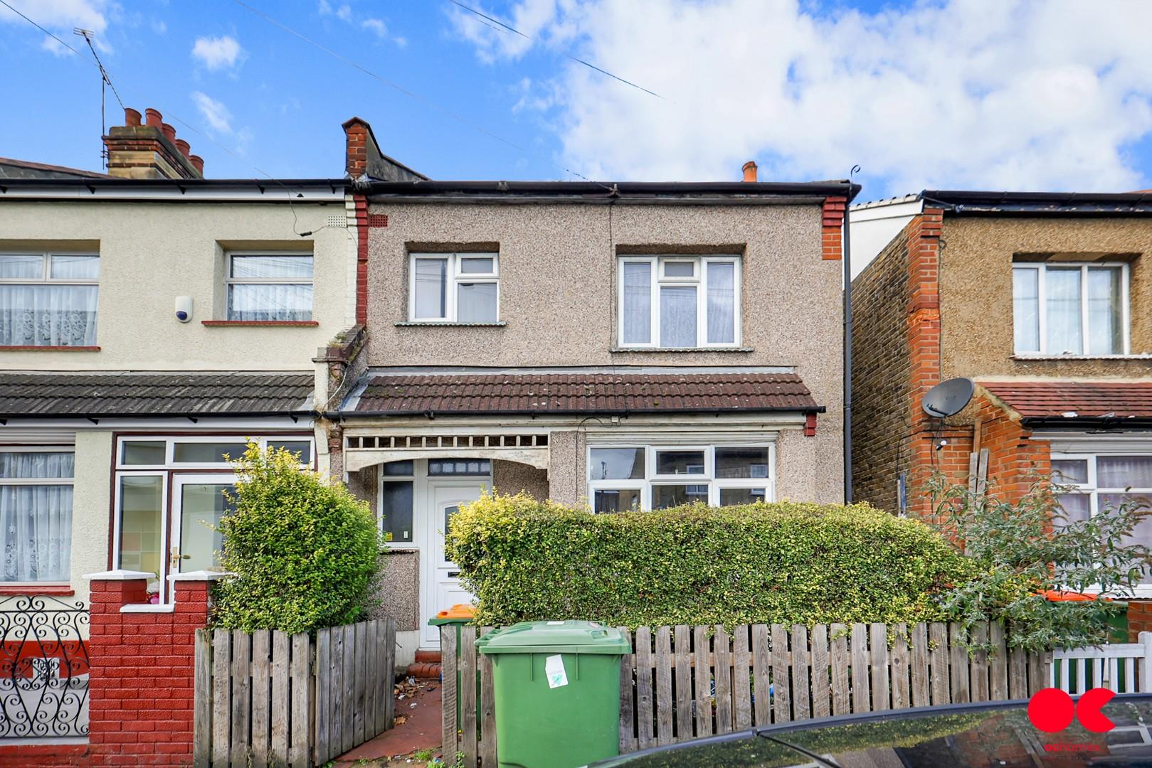 3 bed end of terrace house for sale in Wall End Road, East Ham  - Property Image 11