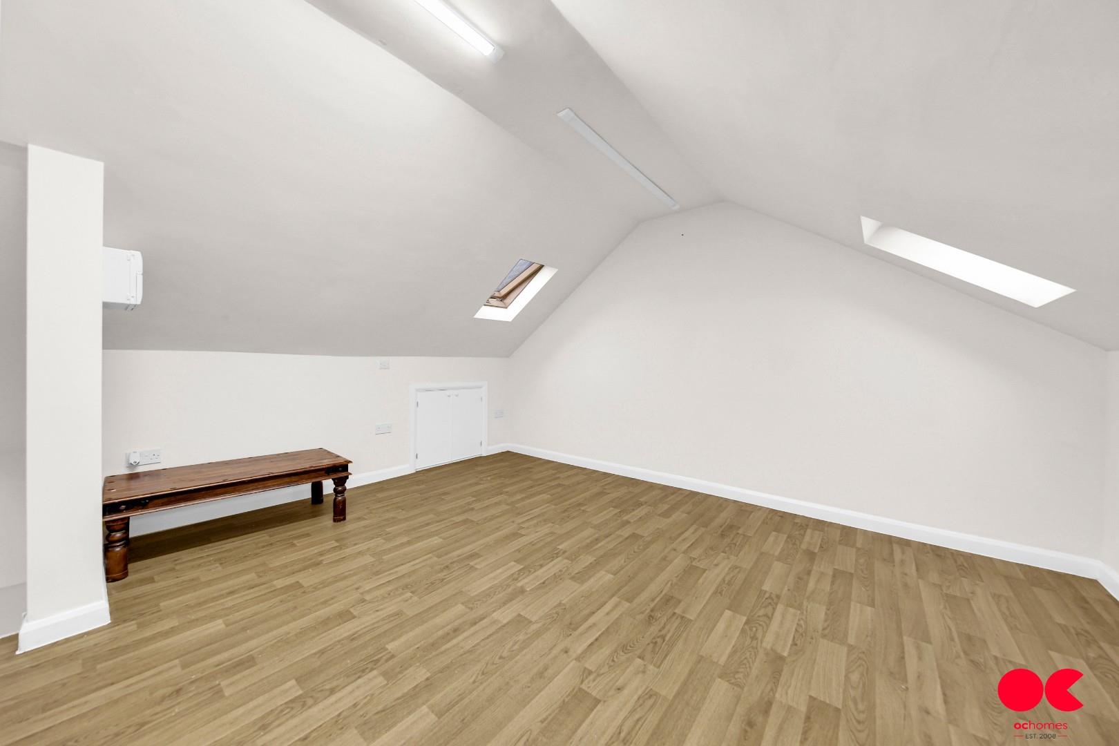 Flat to rent in Lea Bridge Road, Leyton  - Property Image 6