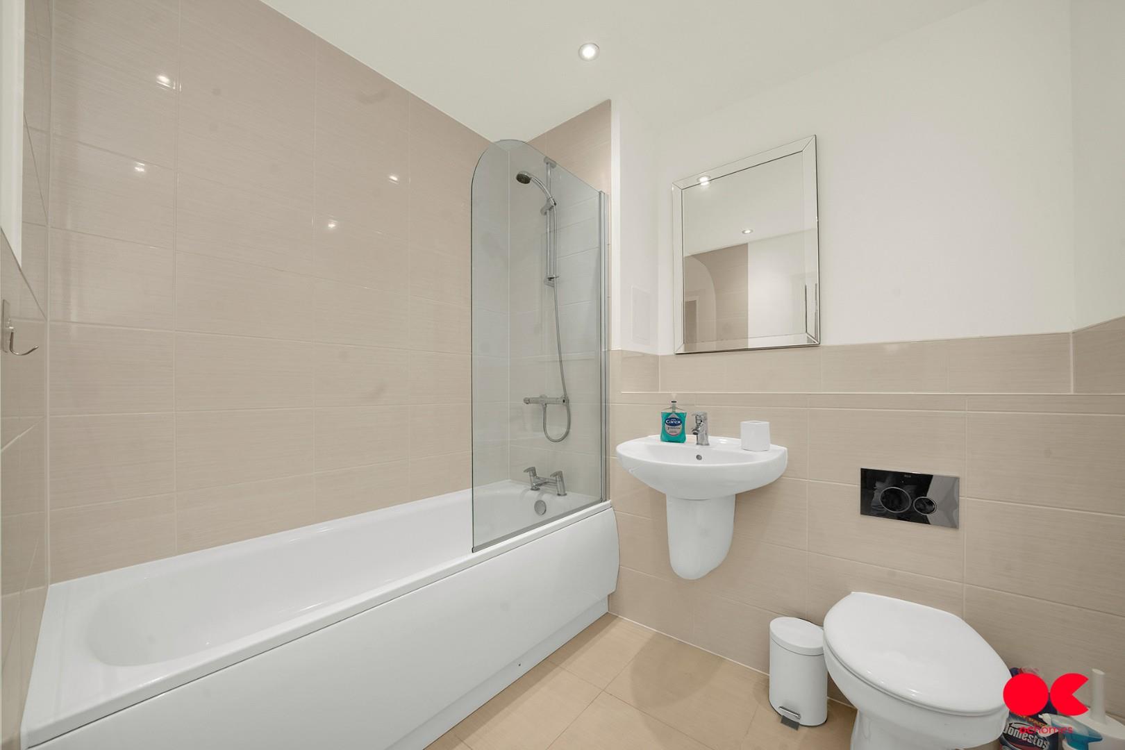 2 bed flat to rent in Handley Page Road, Barking  - Property Image 5