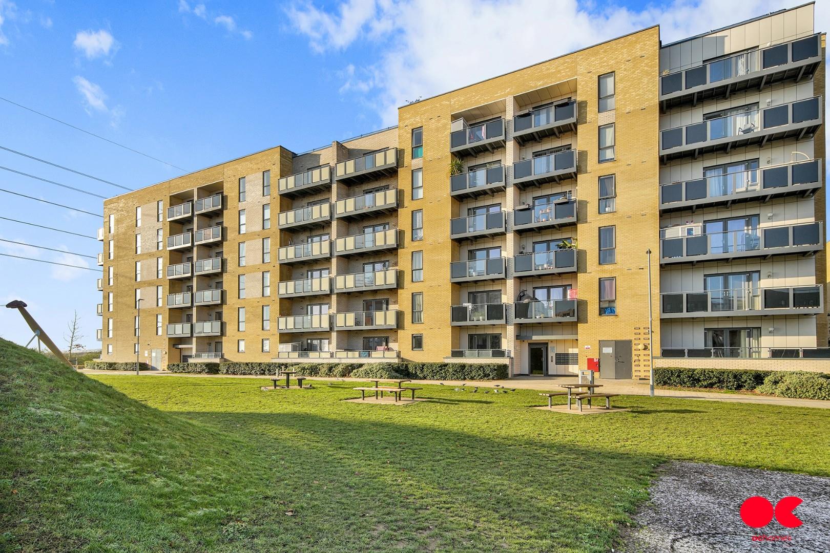 2 bed flat to rent in Handley Page Road, Barking  - Property Image 2