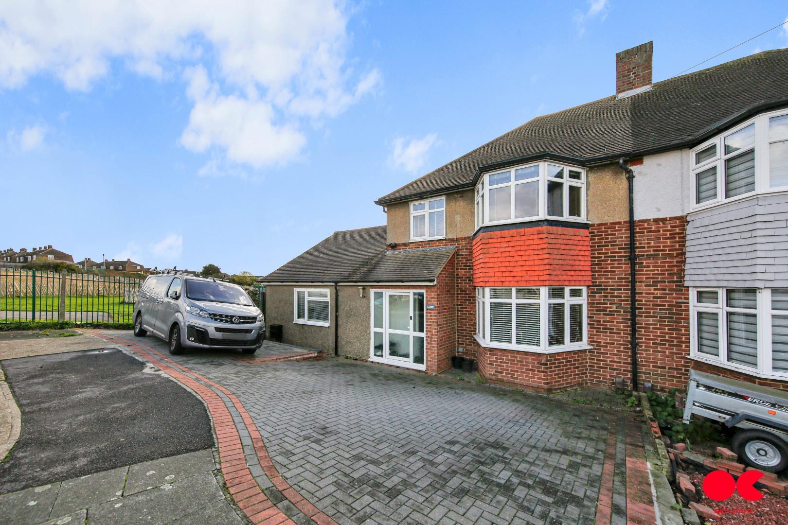 4 bed semi-detached house to rent in Playfield Avenue, Romford  - Property Image 3