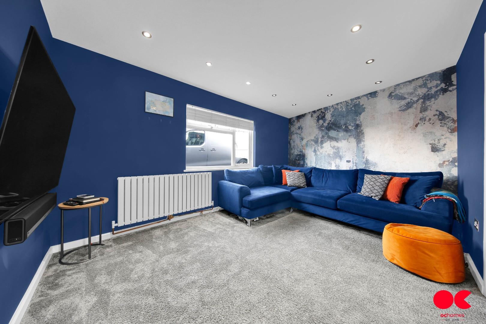 4 bed semi-detached house to rent in Playfield Avenue, Romford  - Property Image 4