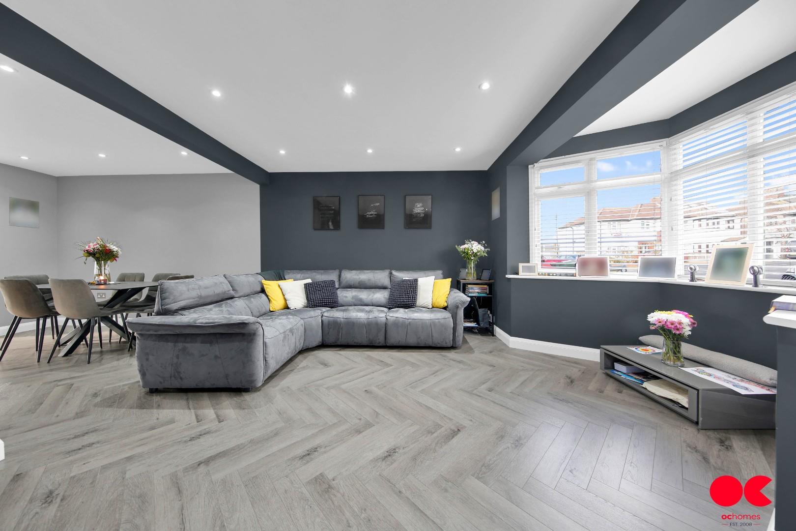 4 bed semi-detached house to rent in Playfield Avenue, Romford