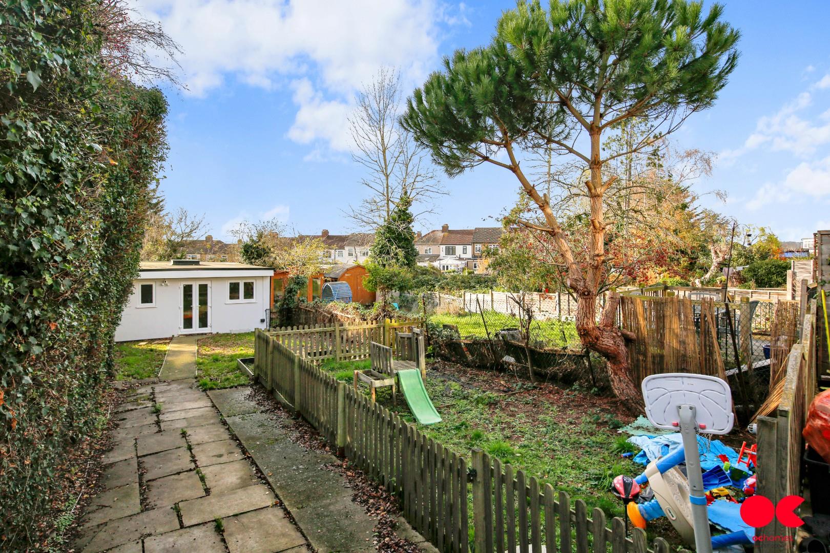 4 bed semi-detached house to rent in Playfield Avenue, Romford  - Property Image 29