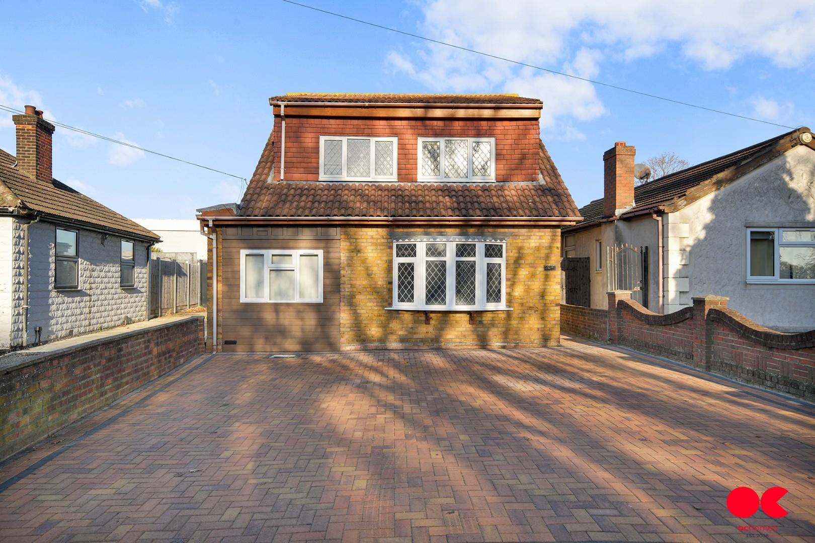 5 bed detached house for sale in Crow Lane, Romford  - Property Image 35