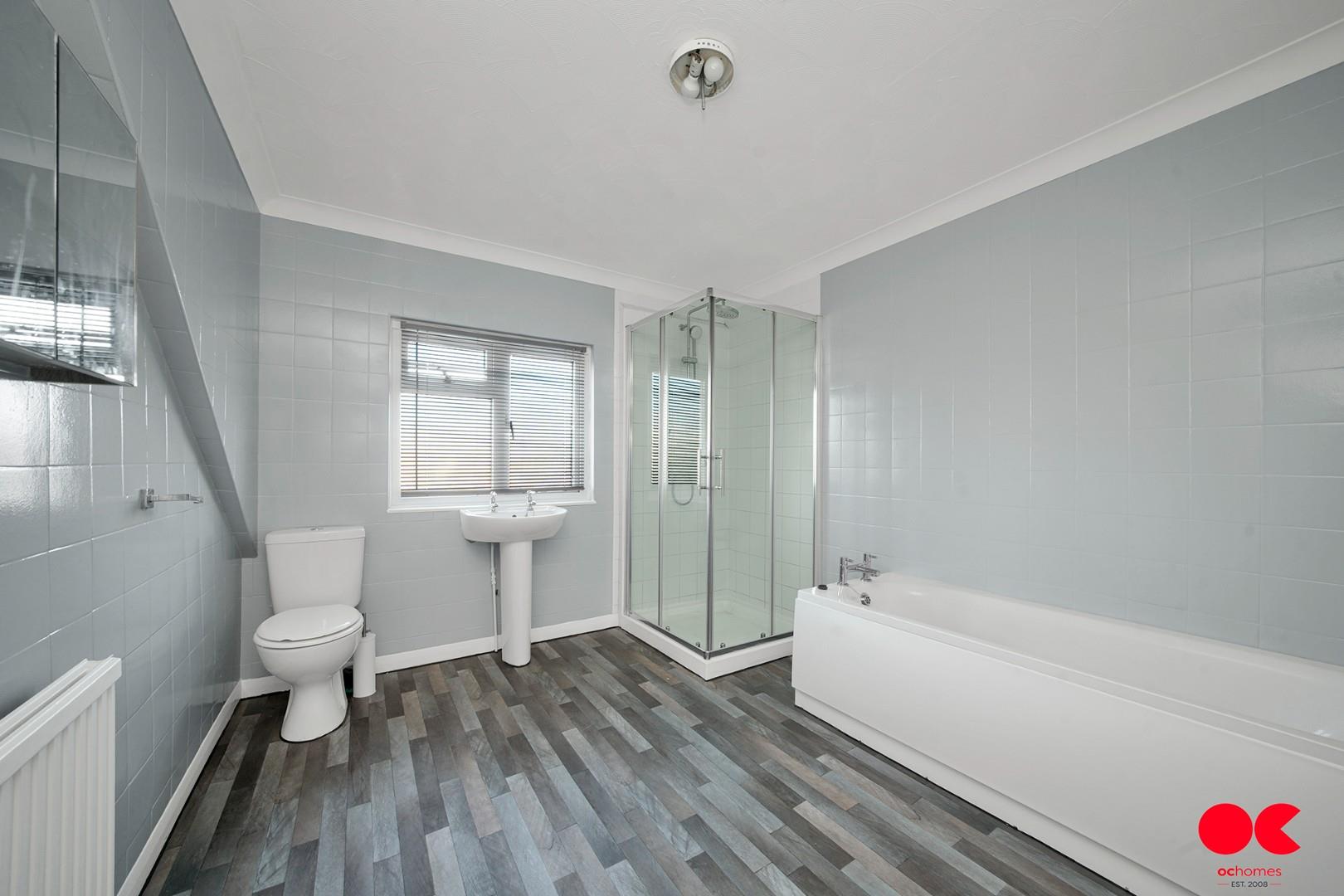 5 bed detached house for sale in Crow Lane, Romford  - Property Image 5