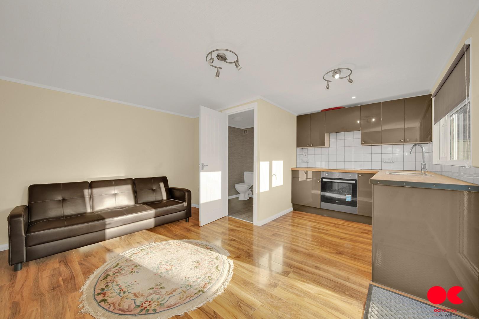 5 bed detached house for sale in Crow Lane, Romford  - Property Image 26