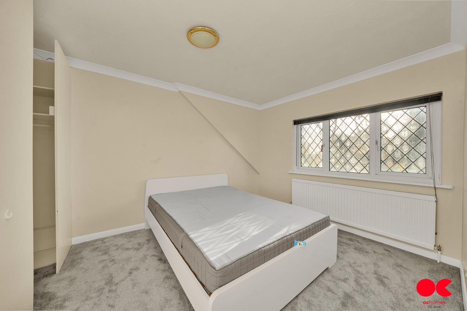 5 bed detached house for sale in Crow Lane, Romford  - Property Image 6