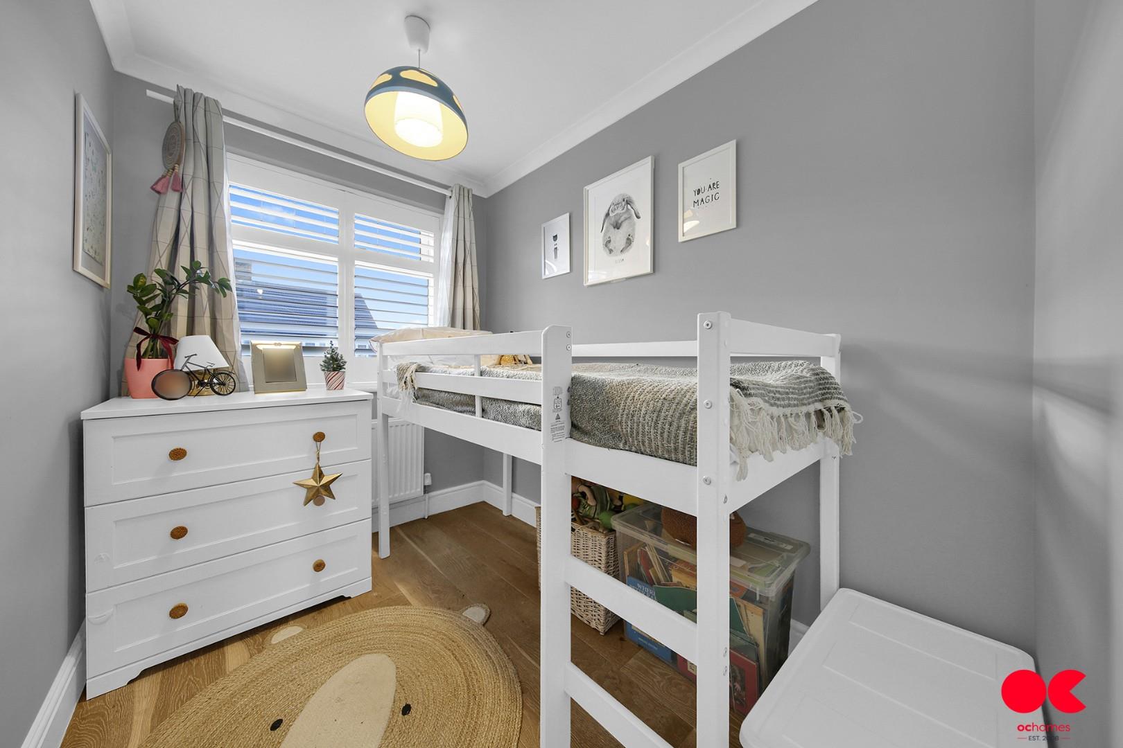 3 bed terraced house for sale in South Hall Drive, Rainham  - Property Image 8