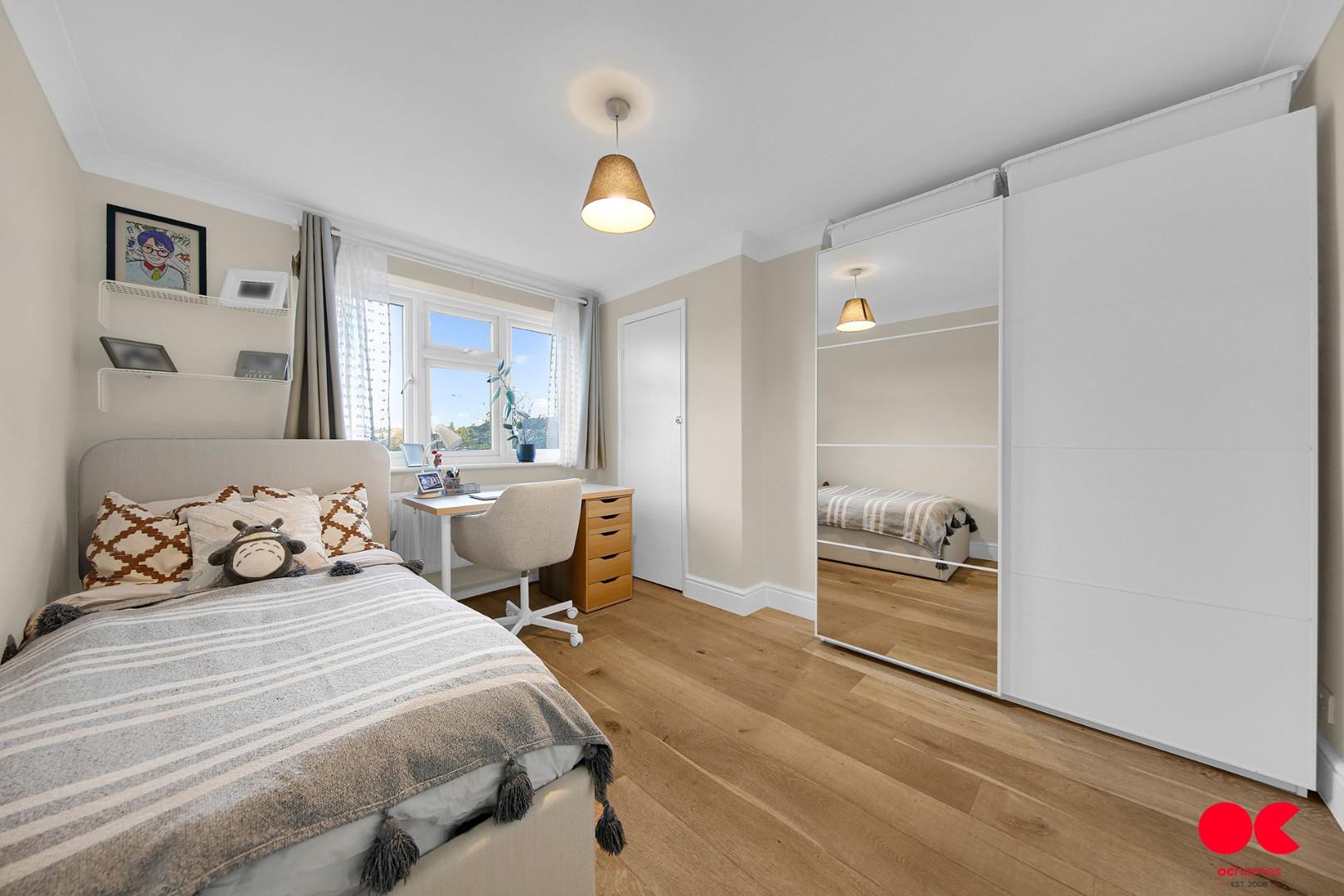 3 bed terraced house for sale in South Hall Drive, Rainham  - Property Image 7