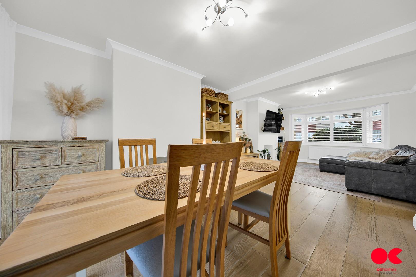 3 bed terraced house for sale in South Hall Drive, Rainham  - Property Image 14