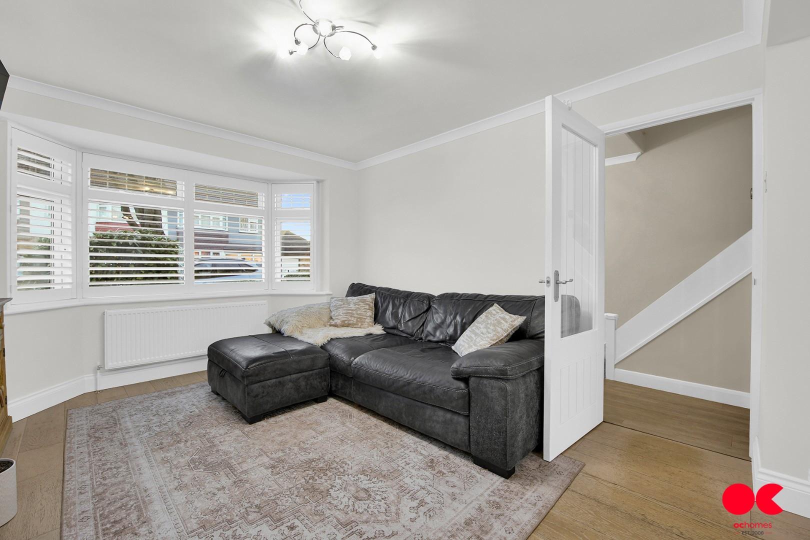 3 bed terraced house for sale in South Hall Drive, Rainham  - Property Image 11