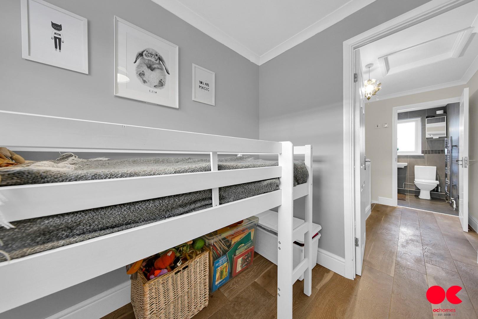 3 bed terraced house for sale in South Hall Drive, Rainham  - Property Image 23