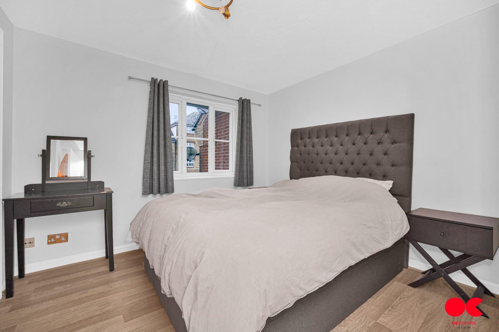 2 bed house to rent in Hyacinth Close, Ilford  - Property Image 12