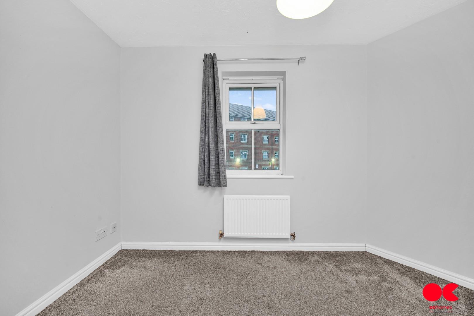 2 bed house to rent in Hyacinth Close, Ilford  - Property Image 9