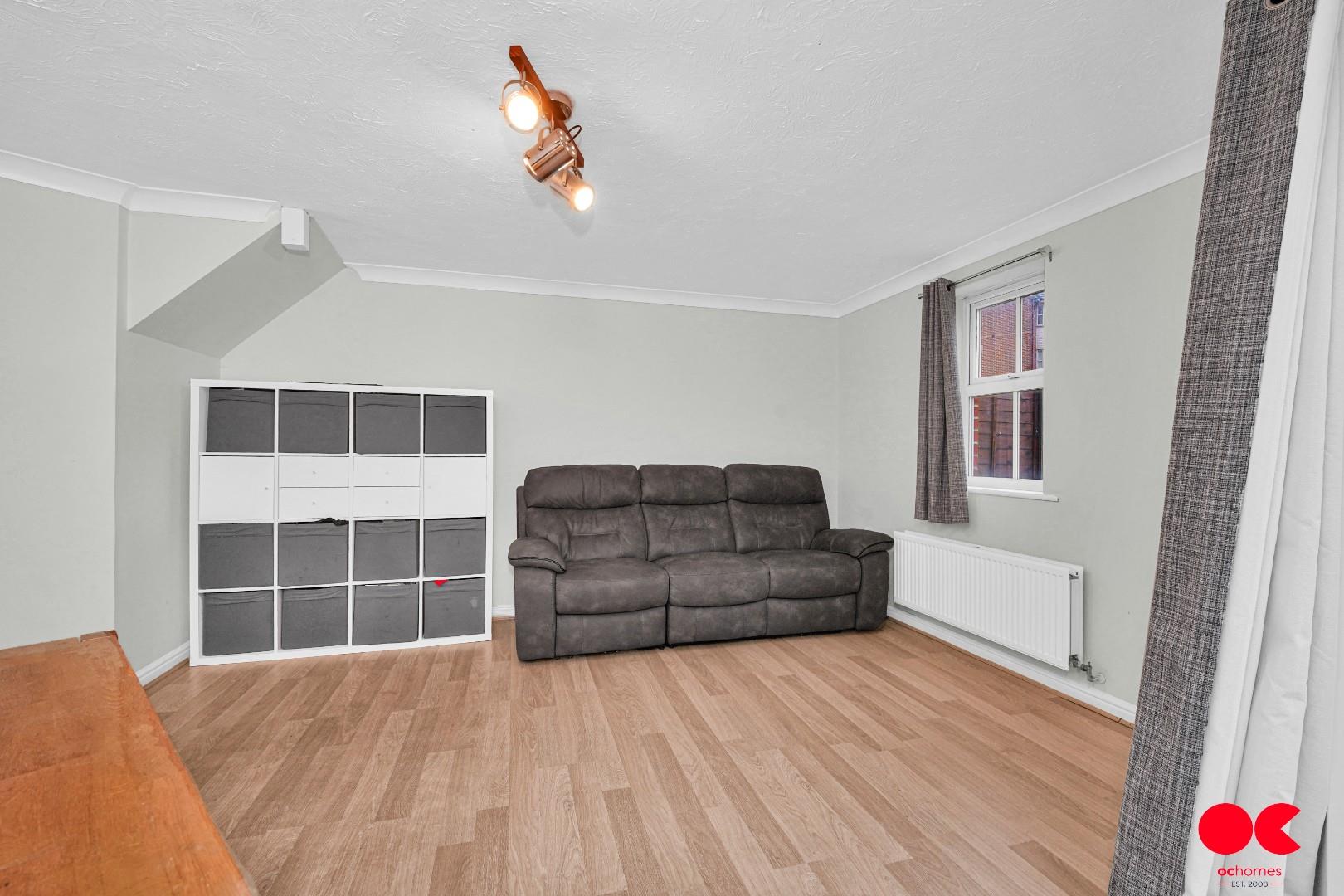 2 bed house to rent in Hyacinth Close, Ilford  - Property Image 17