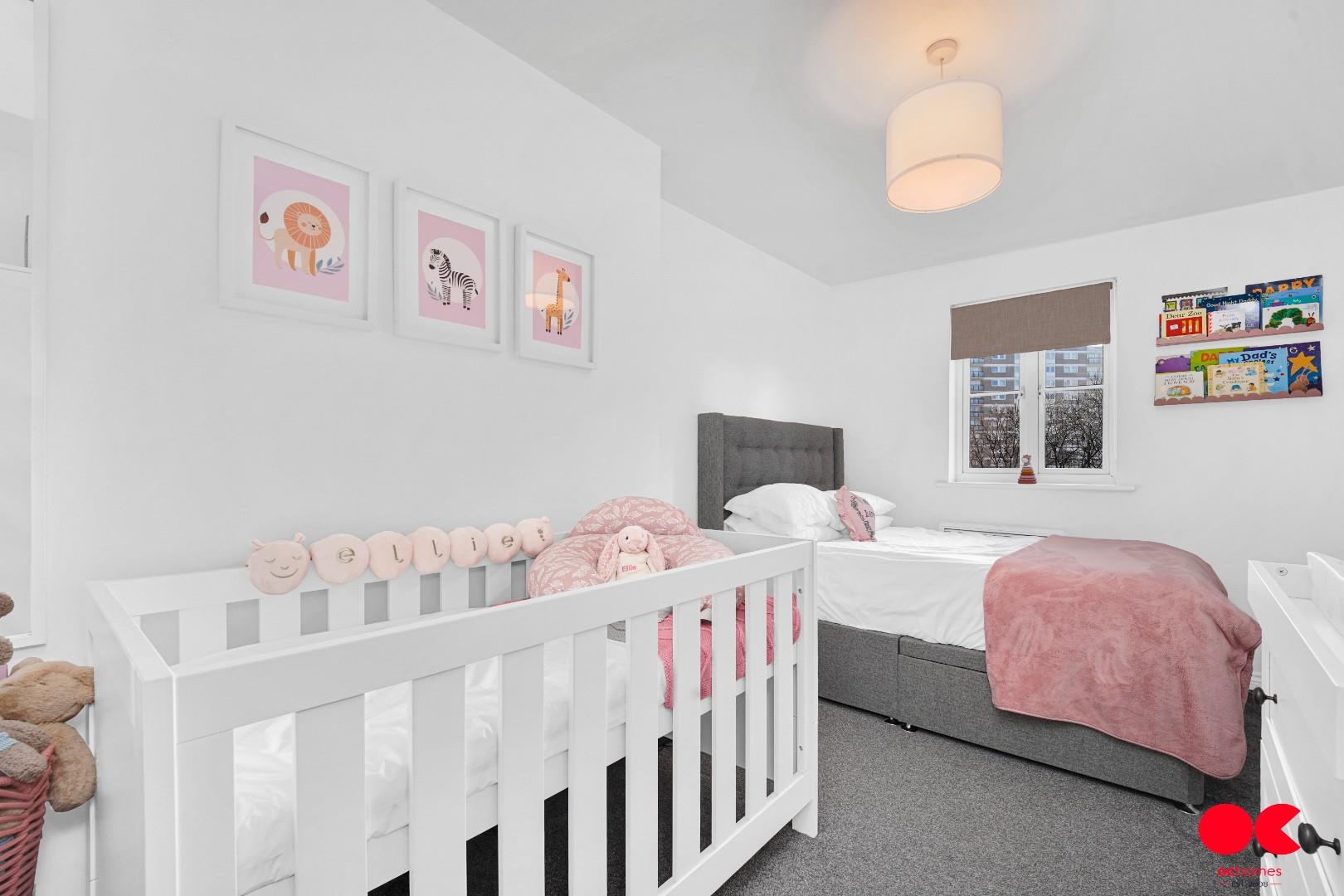 2 bed flat for sale in Kidman Close, Gidea Park  - Property Image 5