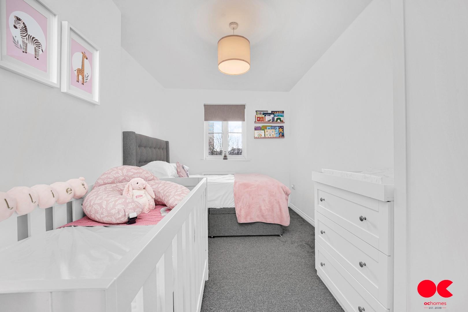 2 bed flat for sale in Kidman Close, Gidea Park  - Property Image 16