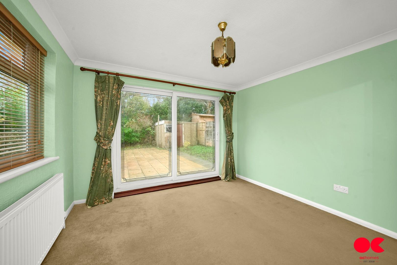 3 bed semi-detached bungalow to rent in Irons Way, Collier Row  - Property Image 13