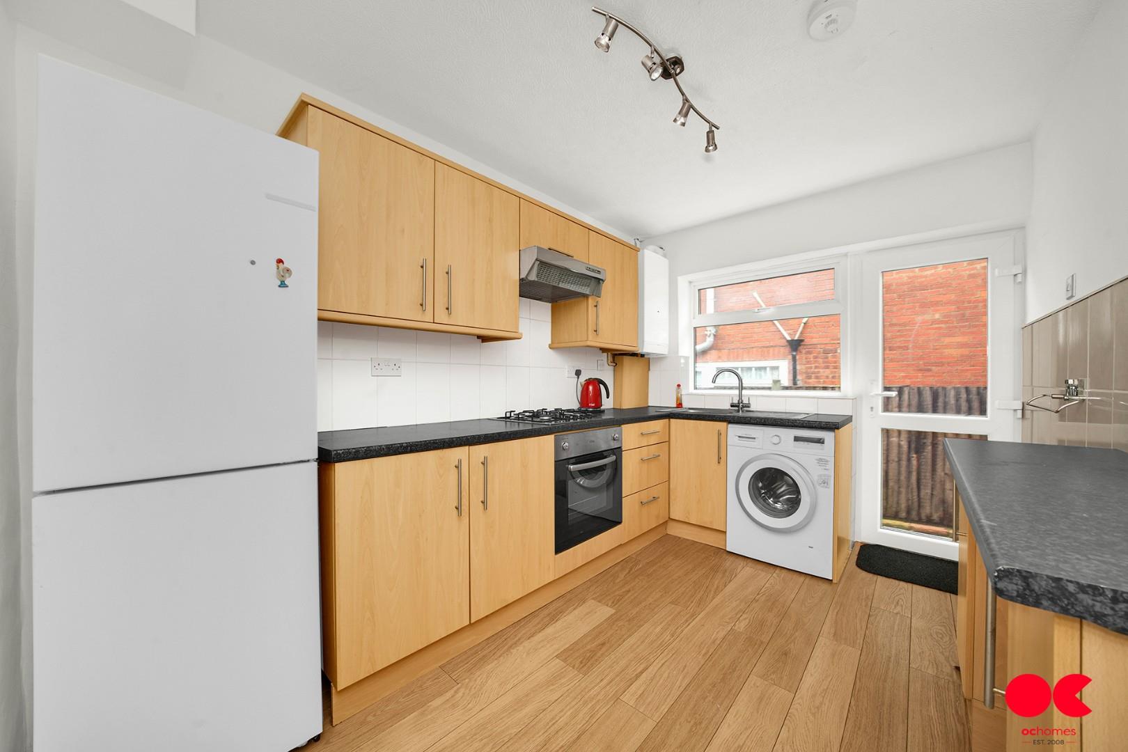 3 bed semi-detached bungalow to rent in Irons Way, Collier Row  - Property Image 2