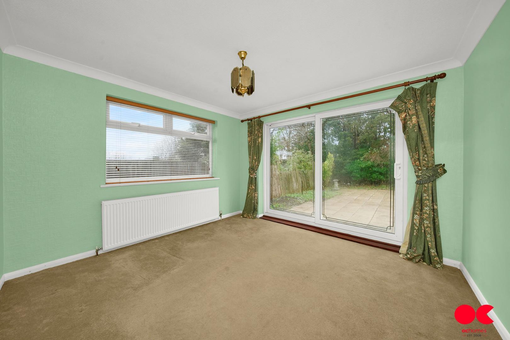 3 bed semi-detached bungalow to rent in Irons Way, Collier Row  - Property Image 12
