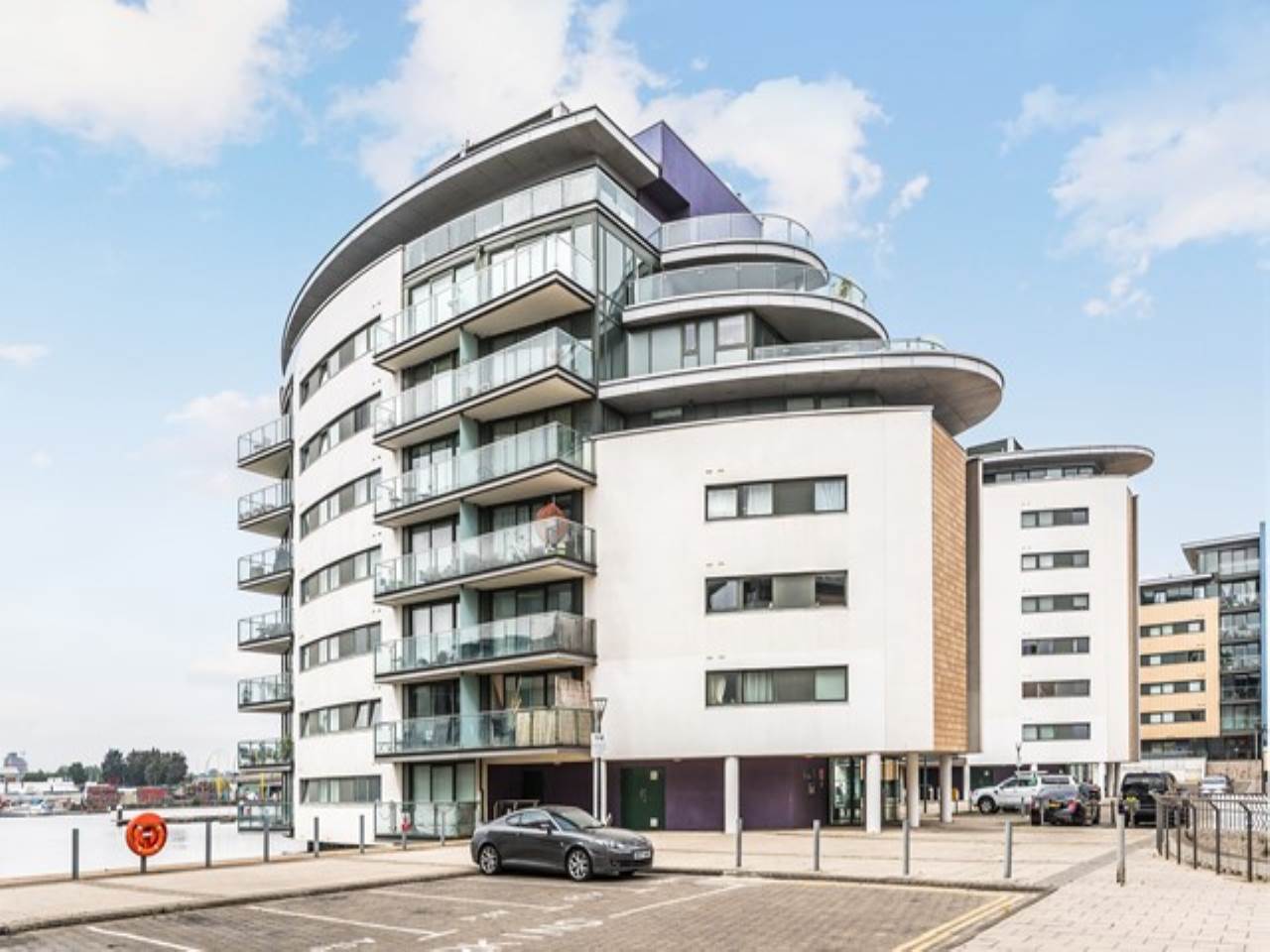 2 bed flat to rent in Basin Approach, Royal Docks 0