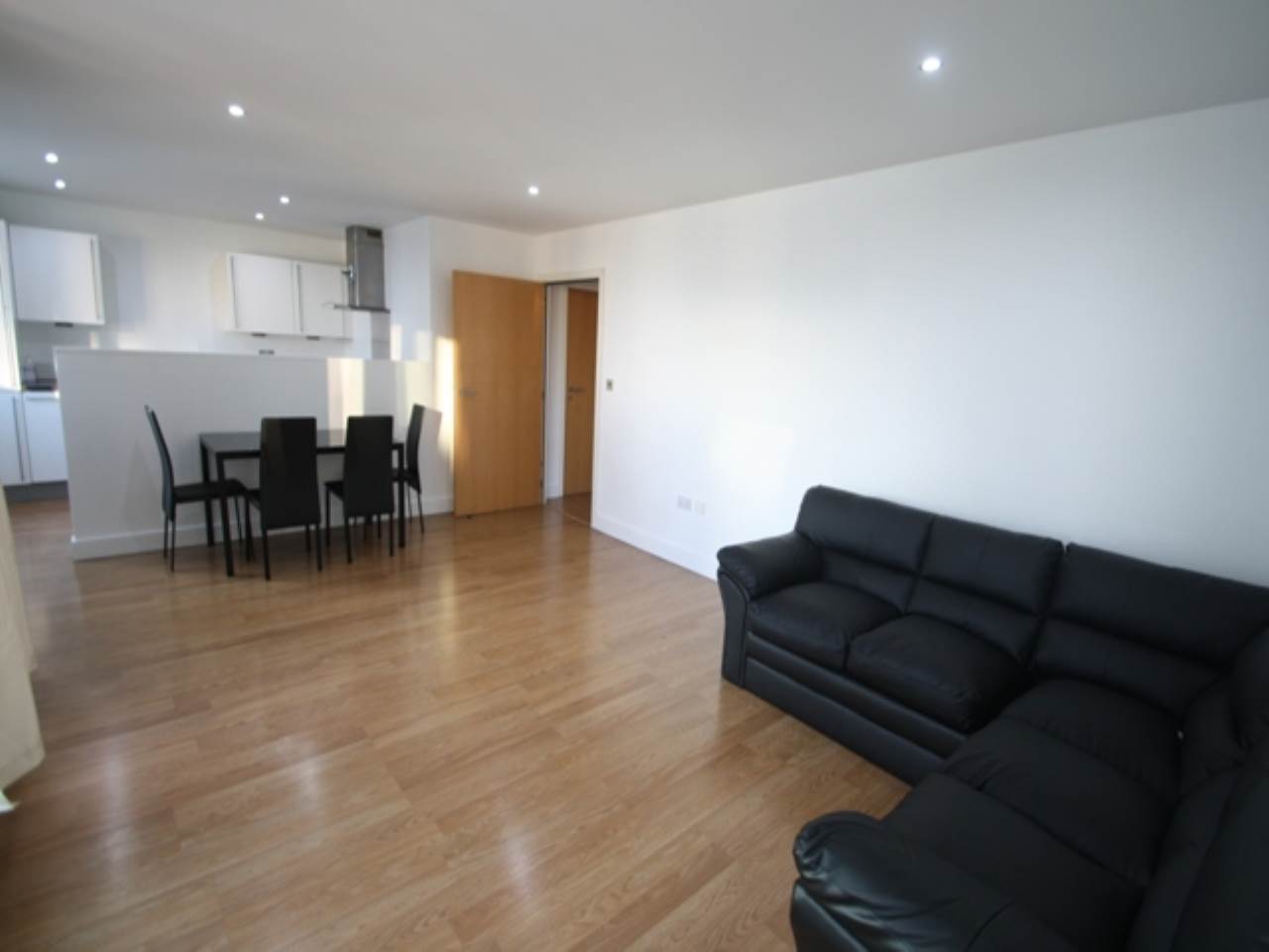 2 bed flat to rent in Ebb Court, Albert Basin Way - Property Image 1
