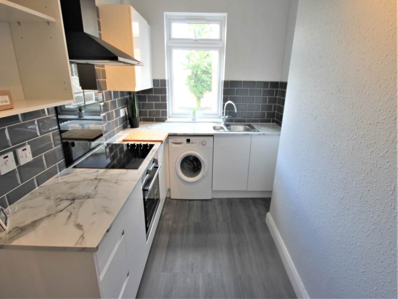 1 bed flat to rent in Cranbrook Road, Ilford, IG1 