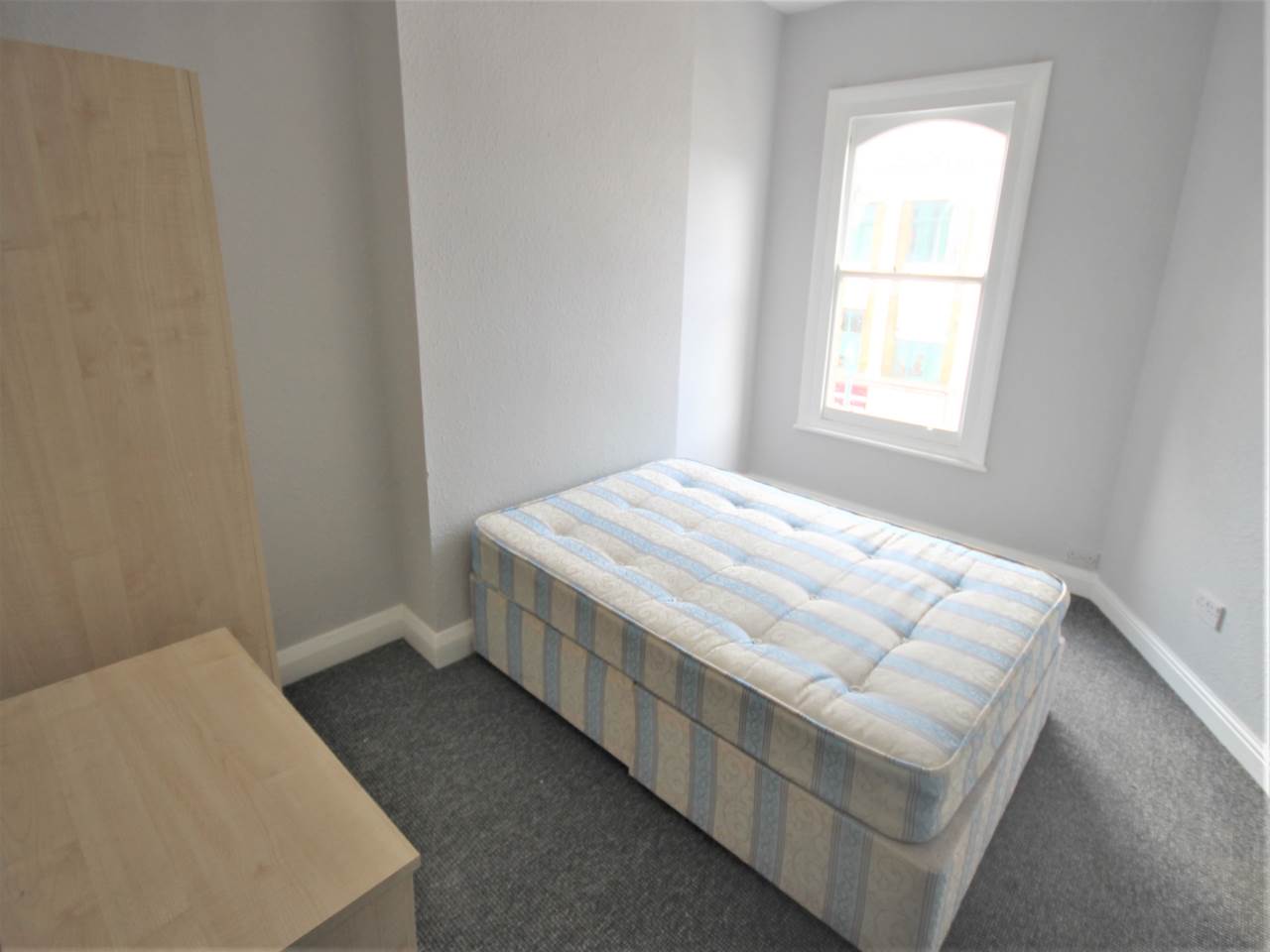 1 bed flat to rent in Cranbrook Road, Ilford 7