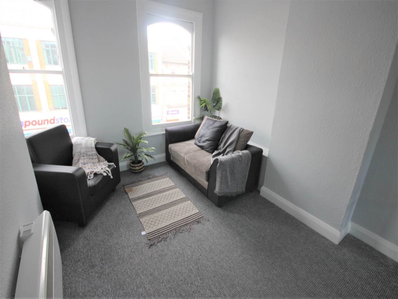 1 bed flat to rent in Cranbrook Road, Ilford 4