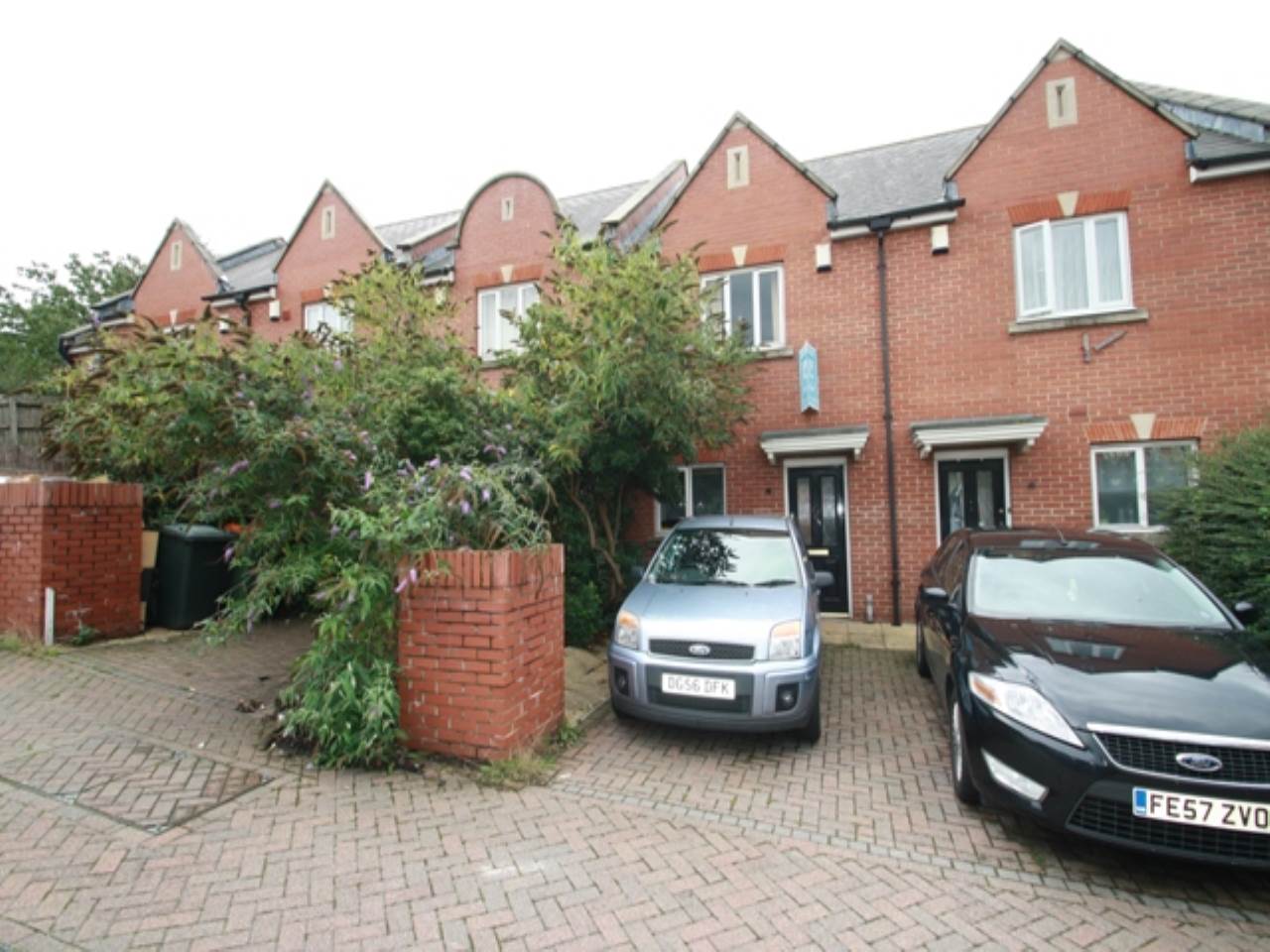 2 bed house to rent in Bargehouse Road, North Woolwich, E16 
