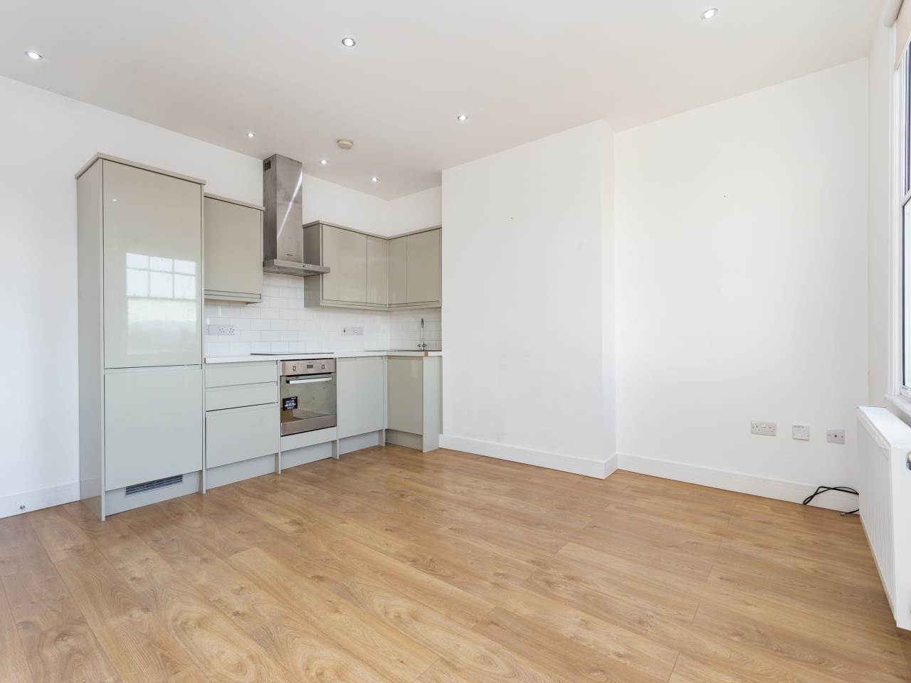 1 bed flat to rent in Bromley Road, Catford 3