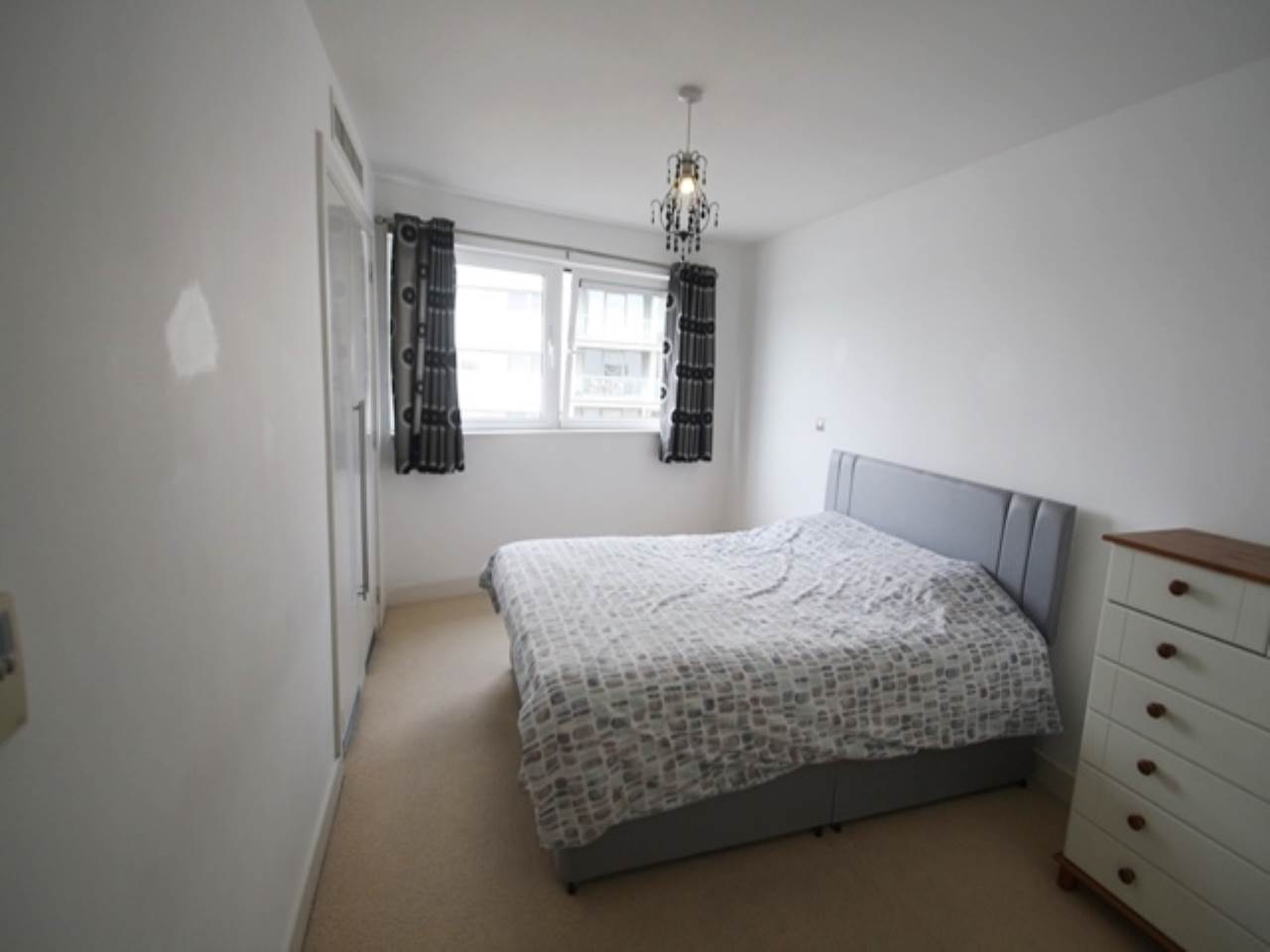 2 bed flat to rent in The Mast, Albert Basin Way 5