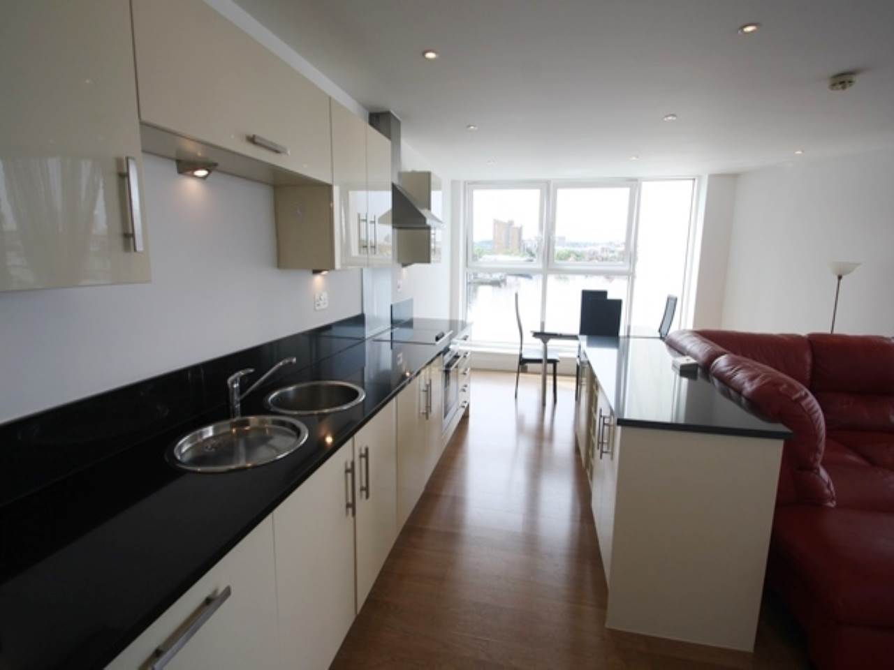2 bed flat to rent in The Mast, Albert Basin Way 2