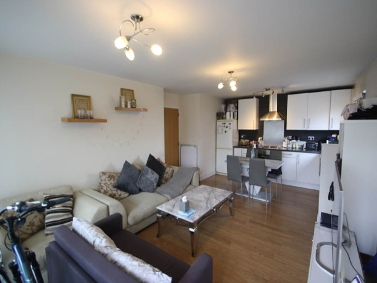 2 bed flat to rent in Gallions Road, Royal Quay - Property Image 1
