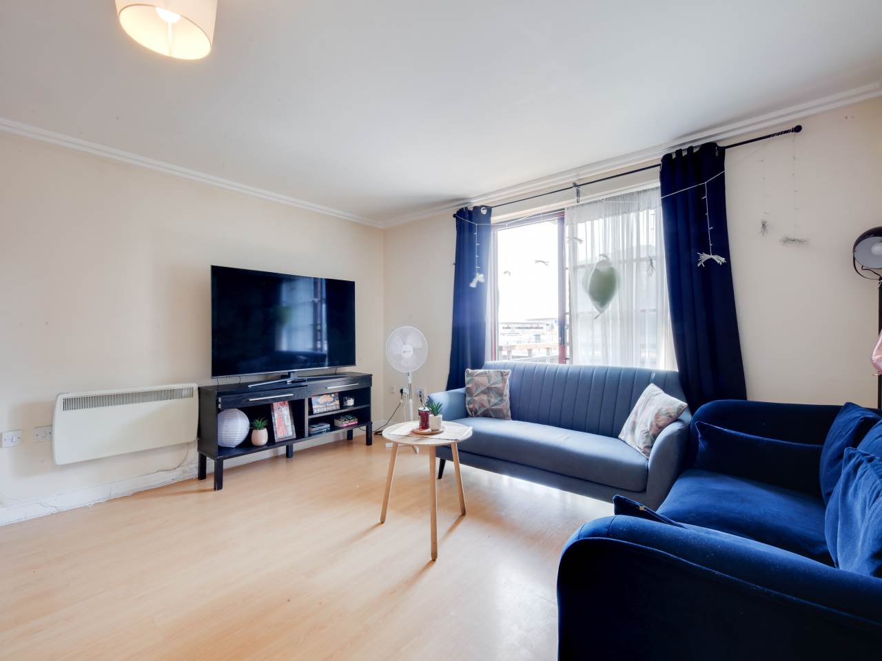 2 bed flat for sale in Hewetts Quay, Barking 2