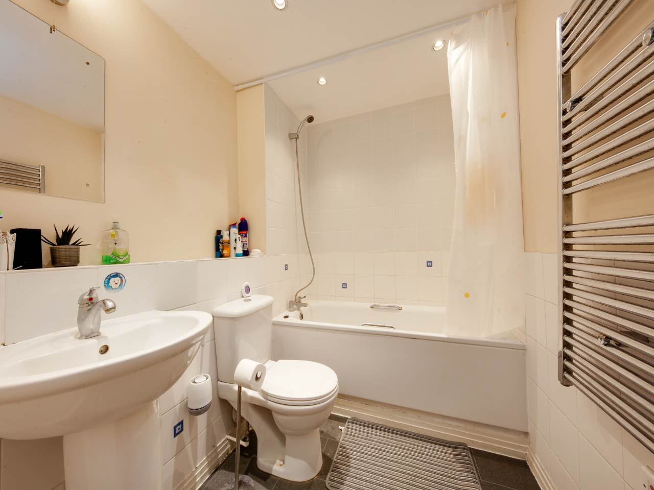2 bed flat for sale in Hewetts Quay, Barking 9