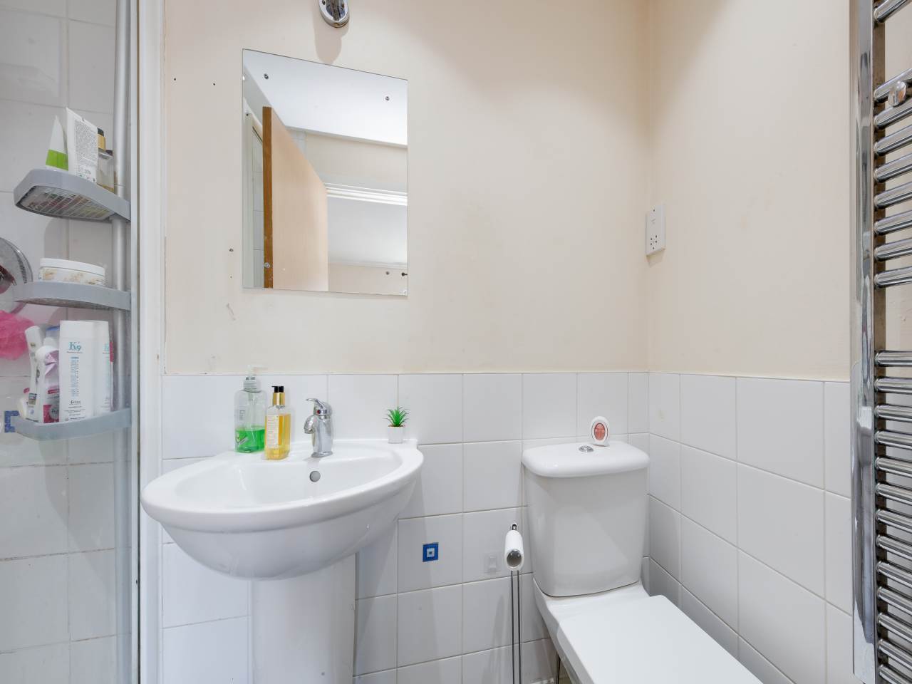 2 bed flat for sale in Hewetts Quay, Barking 7