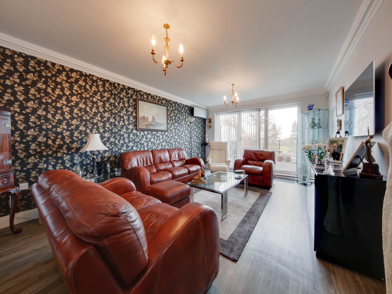 3 bed flat for sale in Manor Road, Chigwell 7